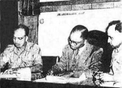 Ngu-Dkt G.M. Naicker, Dkt A.B. Xuma noDkt Y.M. Dadoo besayisa isivumelwano sokusebenzisana